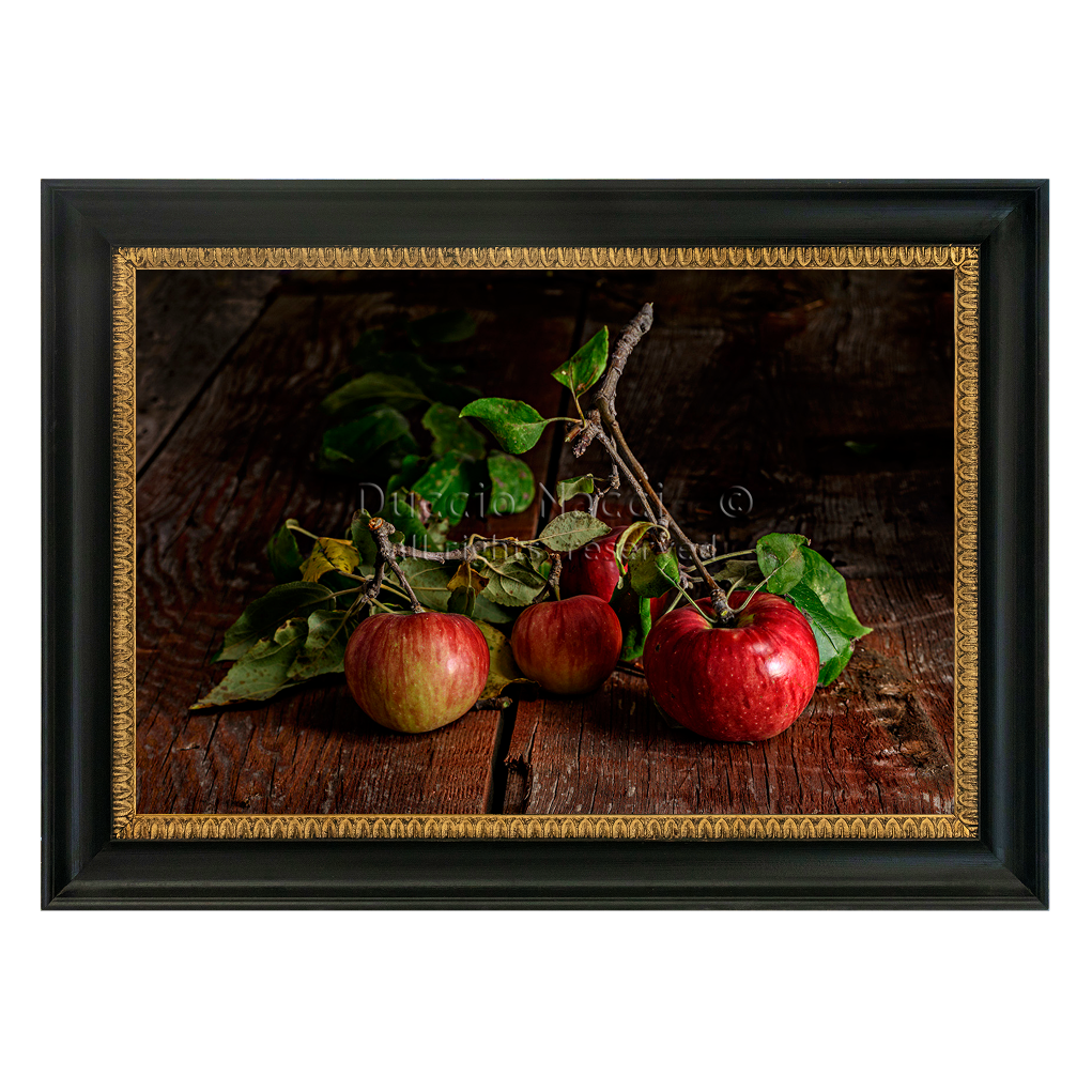 Solitude of an Apple - Duccio Nacci