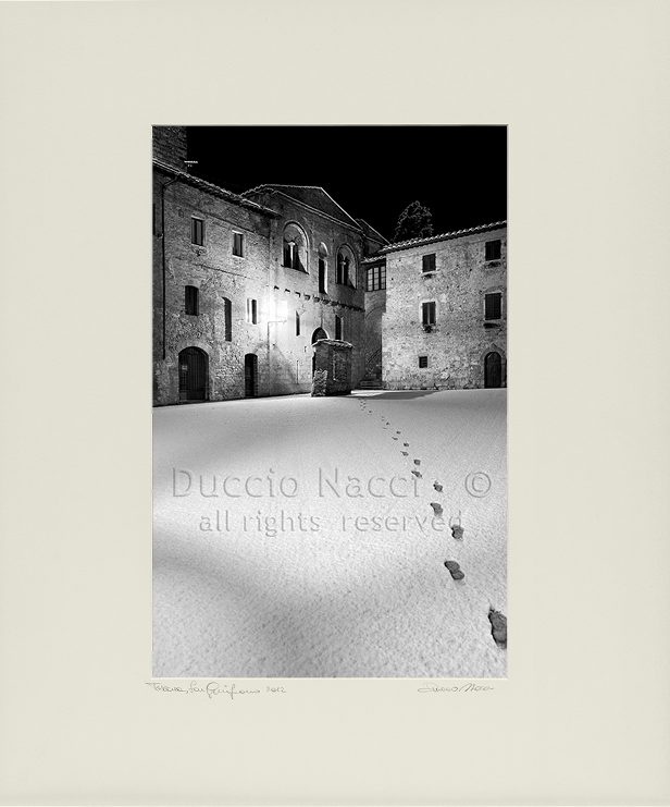 Steps in the Snow - Duccio Nacci