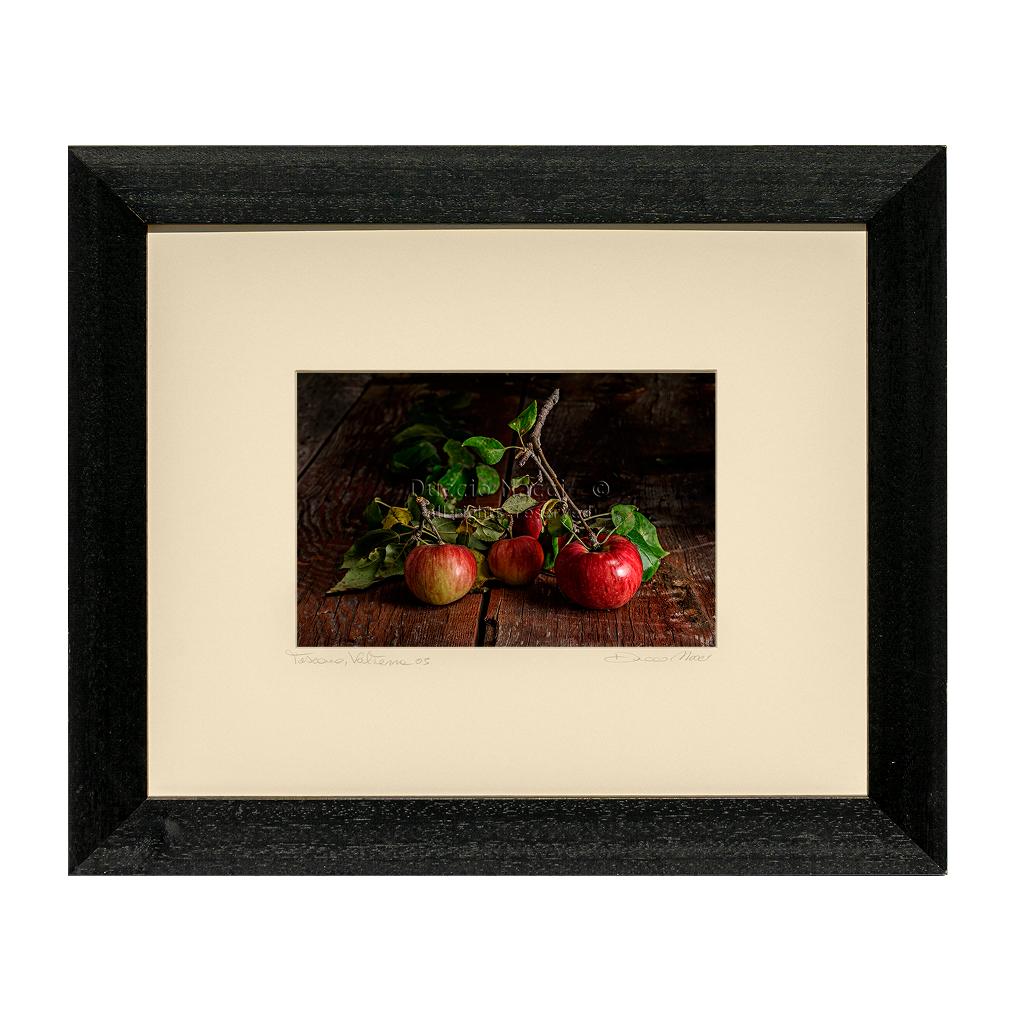 Solitude of an Apple - Duccio Nacci