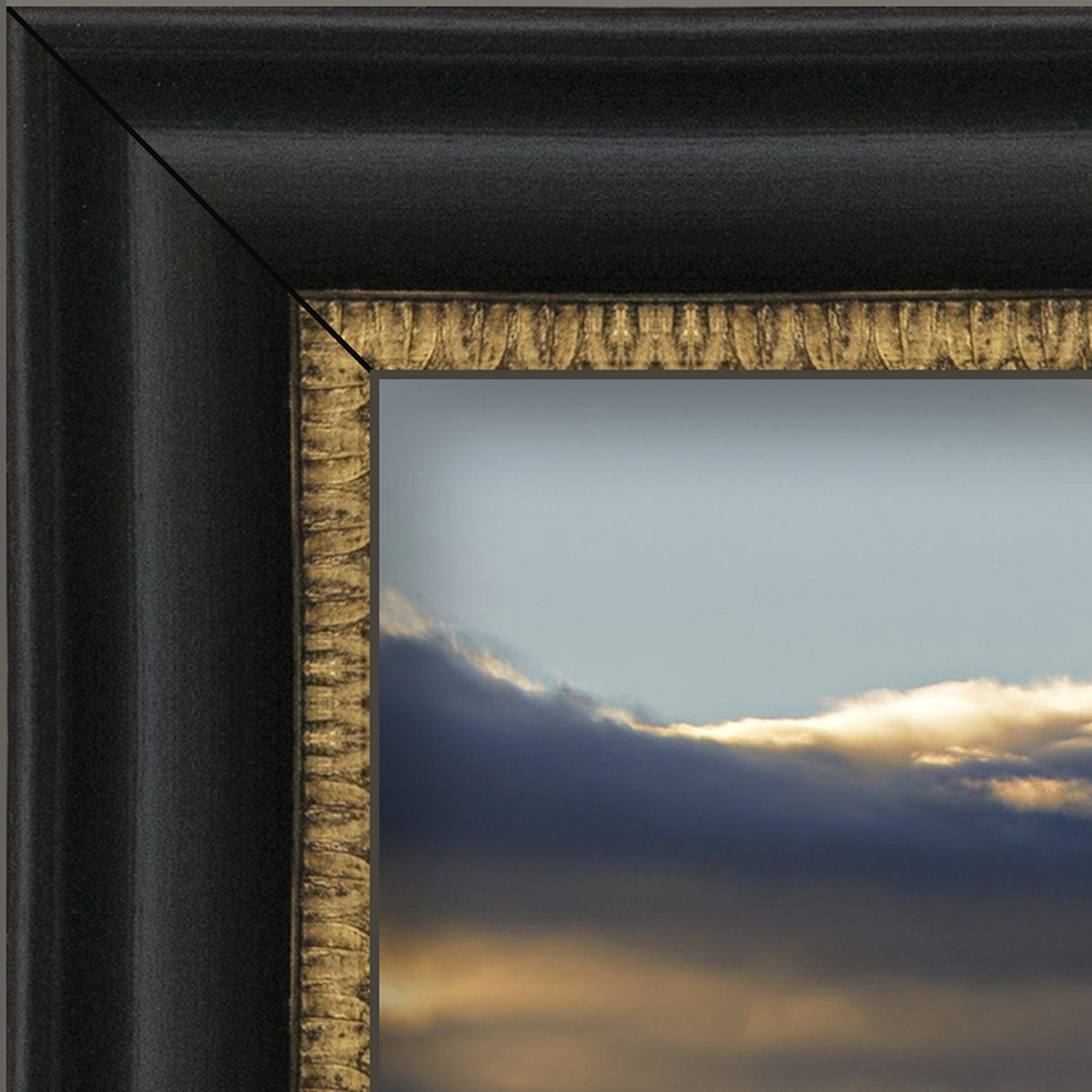 Dawn in Val d’Orcia – fine art print by Duccio Nacci, frame corner detail, black and gold frame