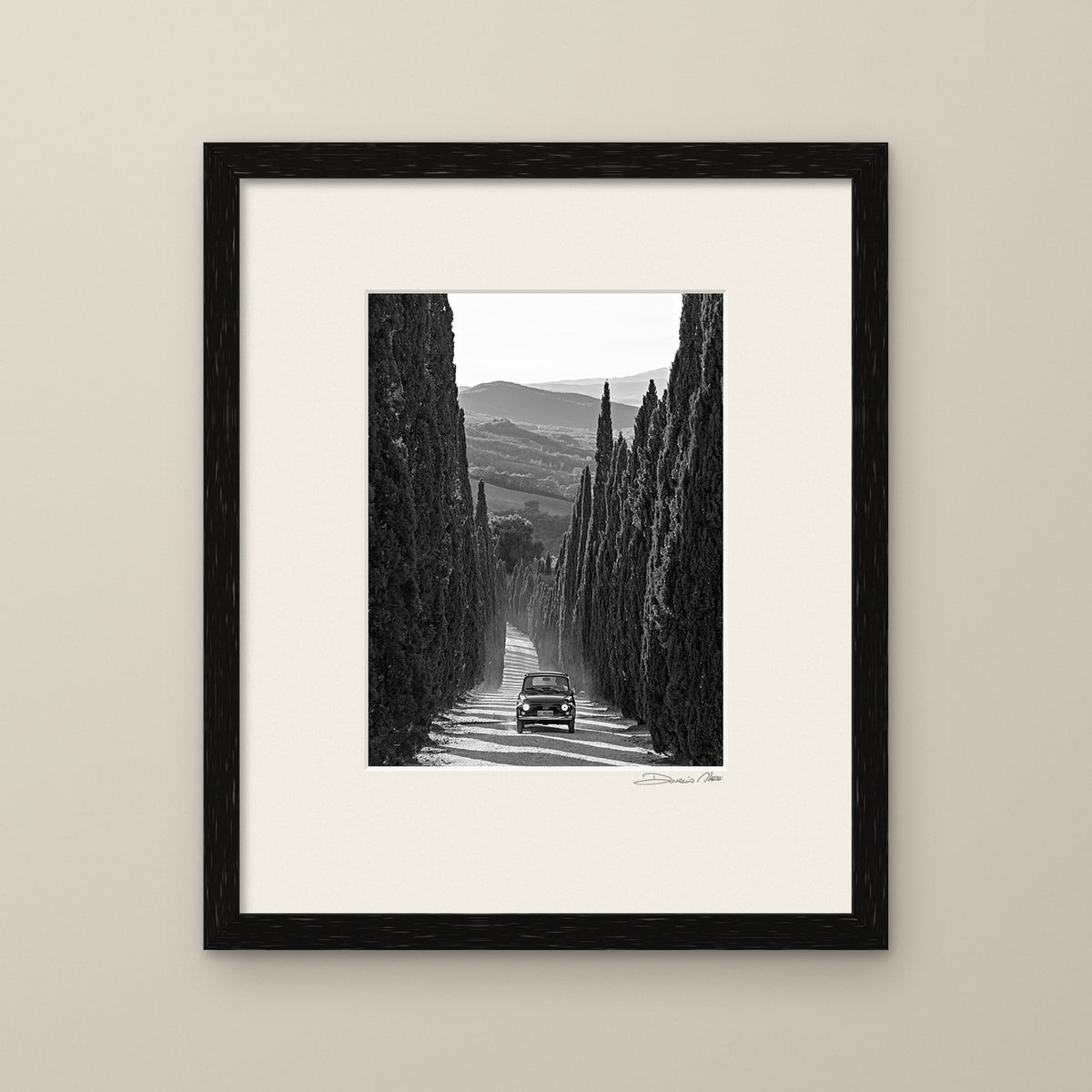La Dolce Vita – fine art print by Duccio Nacci, size M, with thin black frame and mat