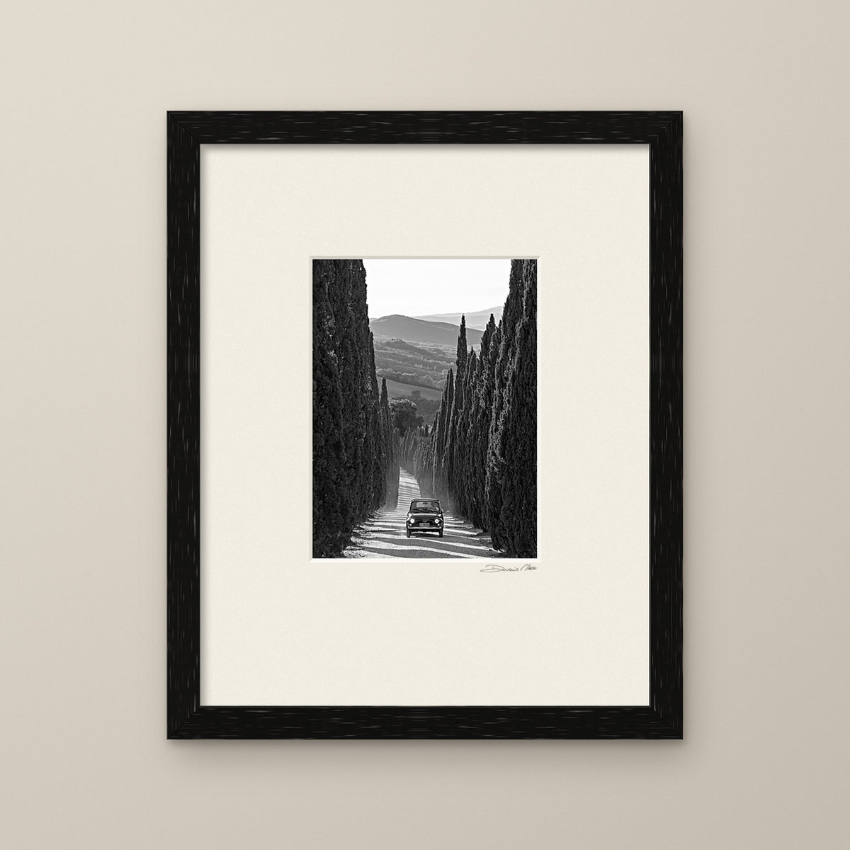 La Dolce Vita – fine art print by Duccio Nacci, size S, with thin black frame and mat