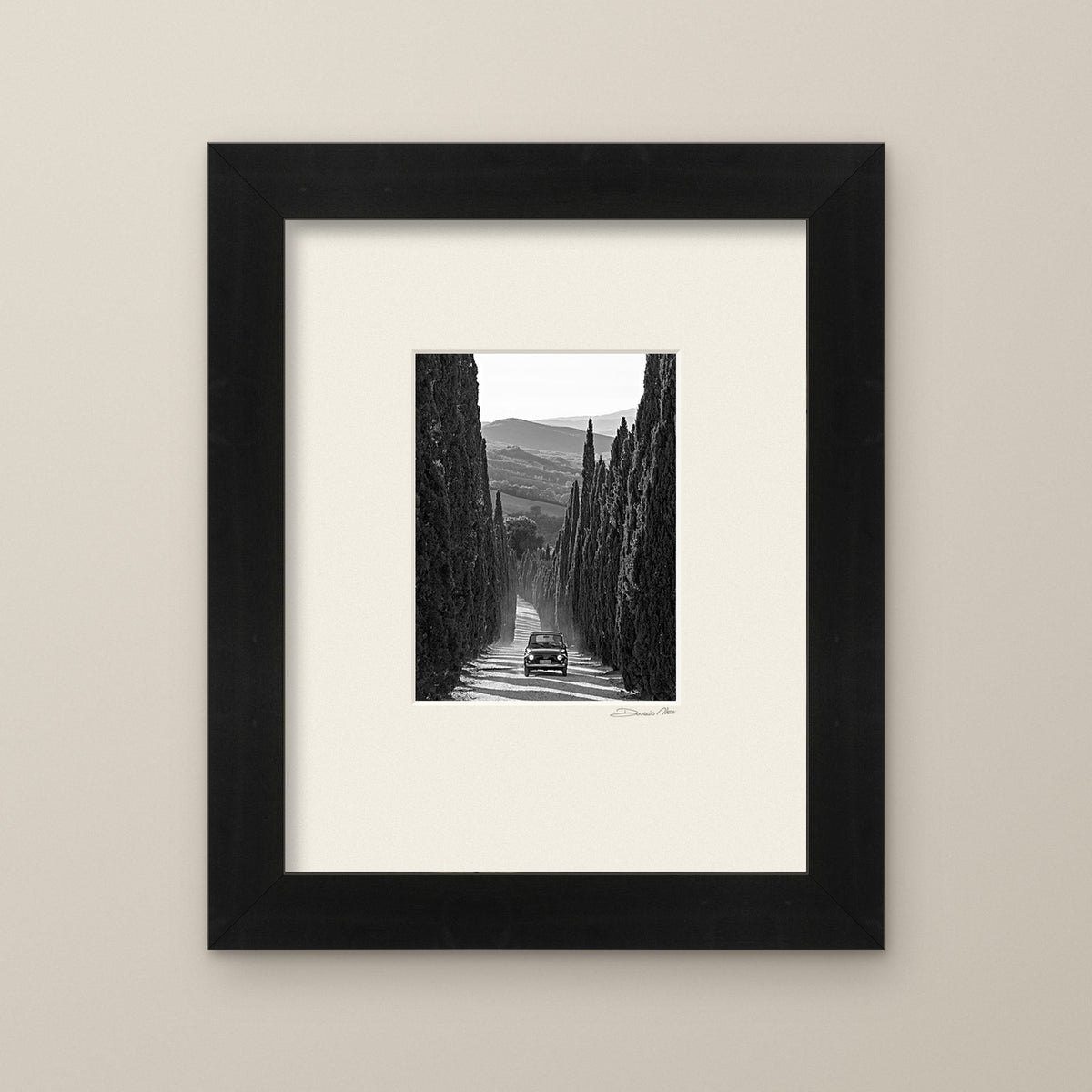 La Dolce Vita – fine art print by Duccio Nacci, size S, with black frame and white mat