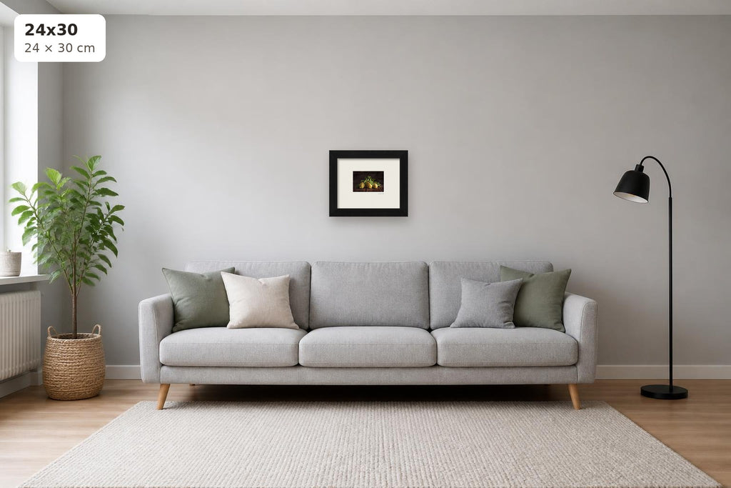 Lumière de citron – tirage d'art de Duccio Nacci, format 24×30 cm présenté au-dessus d'un canapé