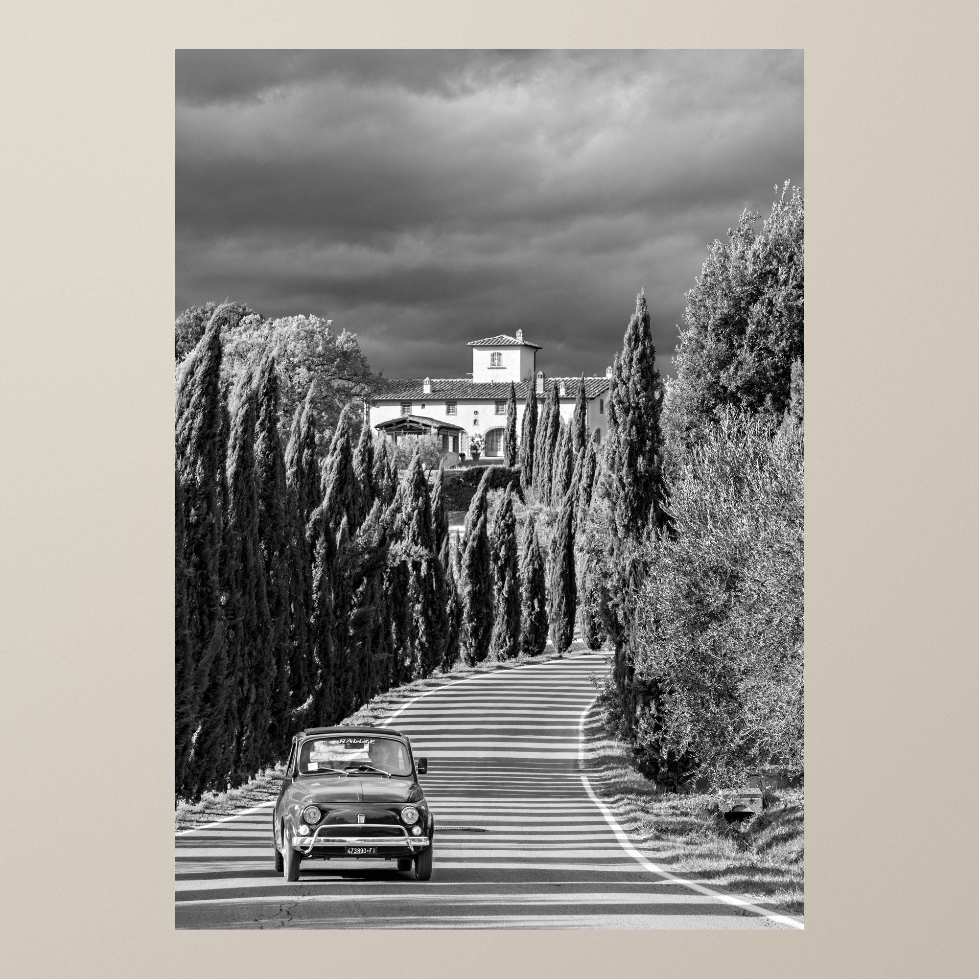 La strada dei cipressi